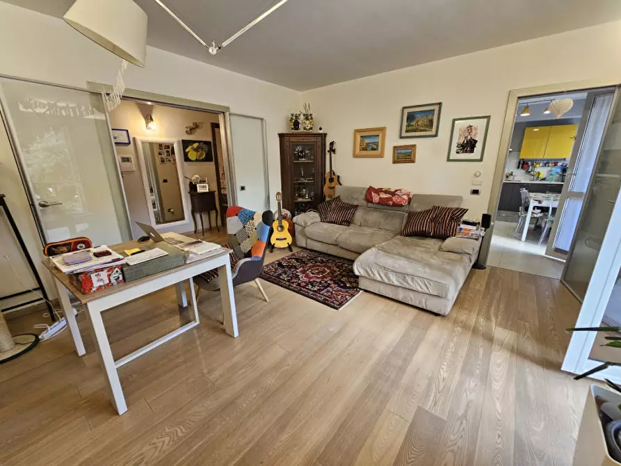 Immagine 5 di Appartamento in vendita  in Via Montenotte a Savona