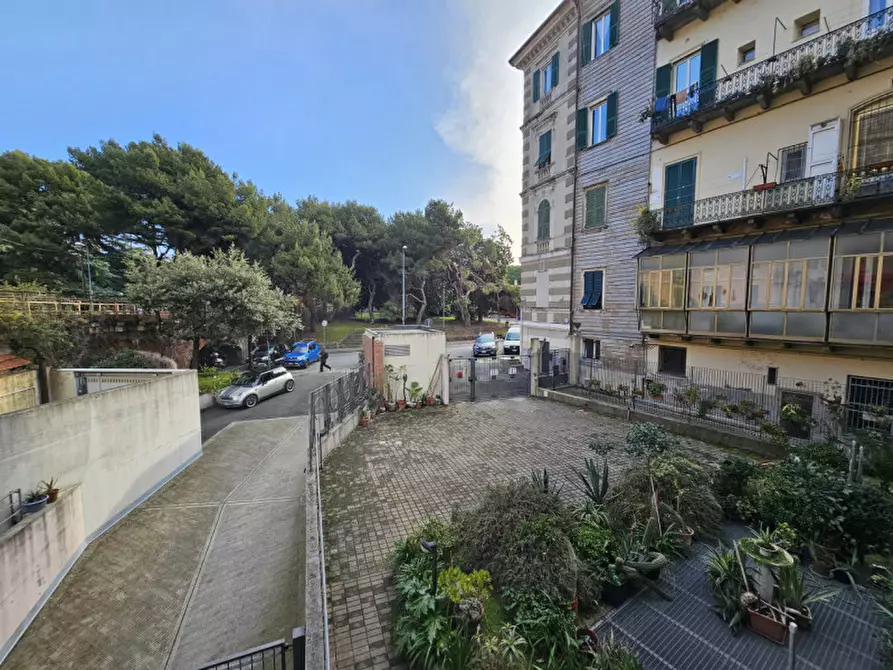 Immagine 7 di Appartamento in vendita  in Via Montenotte a Savona