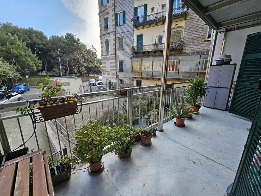 Immagine 8 di Appartamento in vendita  in Via Montenotte a Savona