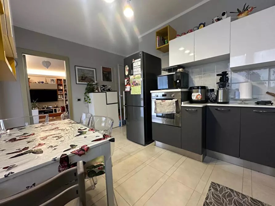 Immagine 9 di Appartamento in vendita  in Via Montenotte a Savona