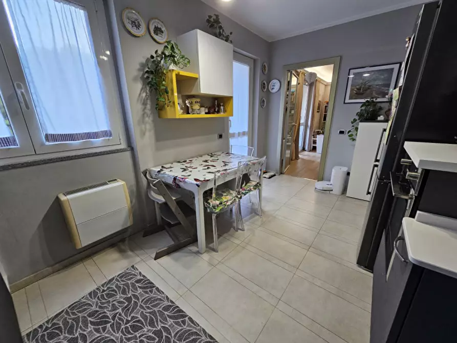 Immagine 11 di Appartamento in vendita  in Via Montenotte a Savona