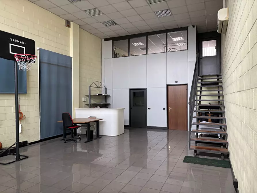 Immagine 27 di Casa indipendente in vendita  a Parabiago