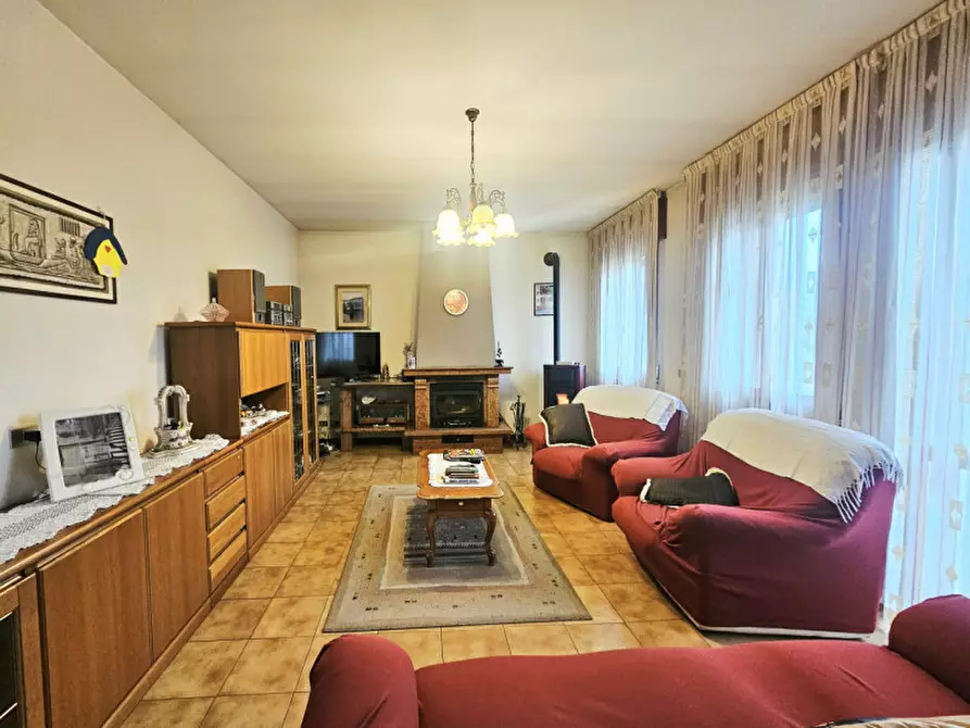 Immagine 2 di Casa indipendente in vendita  in VIA BRUSCHETTA a Megliadino San Vitale