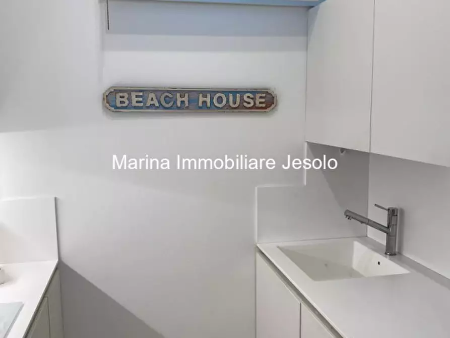 Immagine 12 di Appartamento in vendita  in Viale del Carabiniere a Jesolo