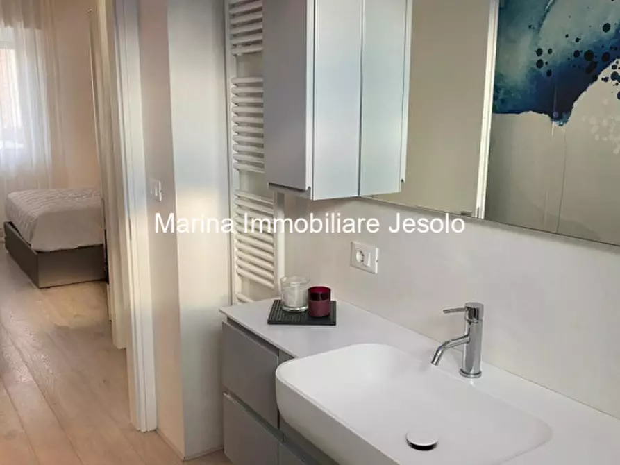 Immagine 19 di Appartamento in vendita  in Viale del Carabiniere a Jesolo