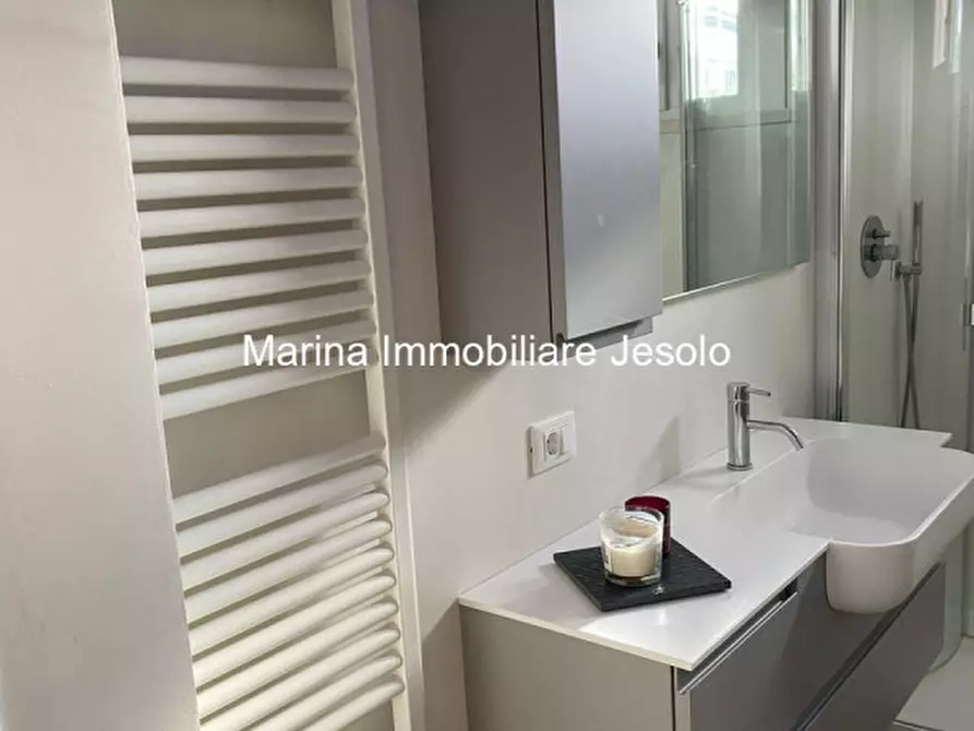 Immagine 22 di Appartamento in vendita  in Viale del Carabiniere a Jesolo