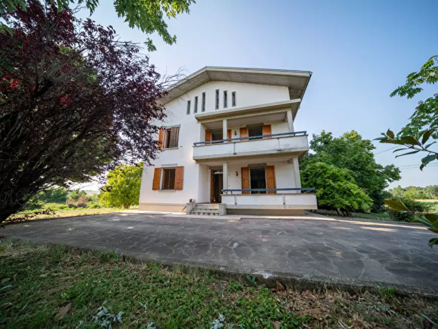 Immagine 1 di Casa indipendente in vendita  in Via Enrico Forlanini a Parma