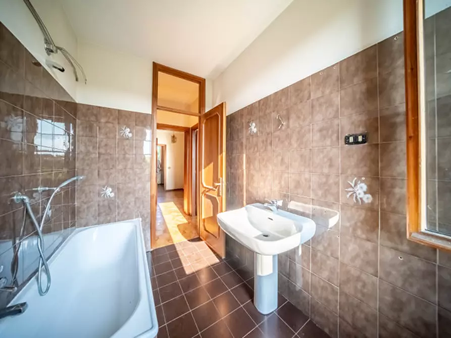 Immagine 19 di Casa indipendente in vendita  in Via Enrico Forlanini a Parma