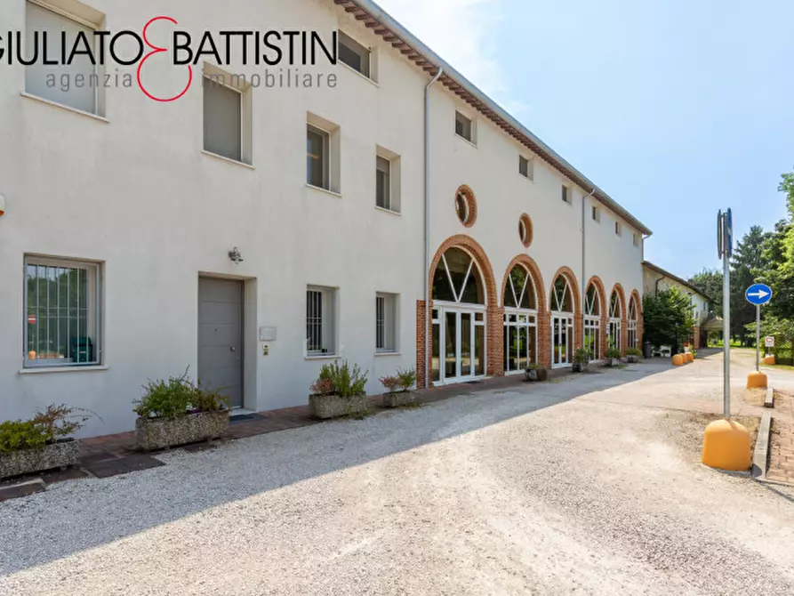 Immagine 1 di Ufficio in affitto  in Strada Ponte del Marchese a Vicenza