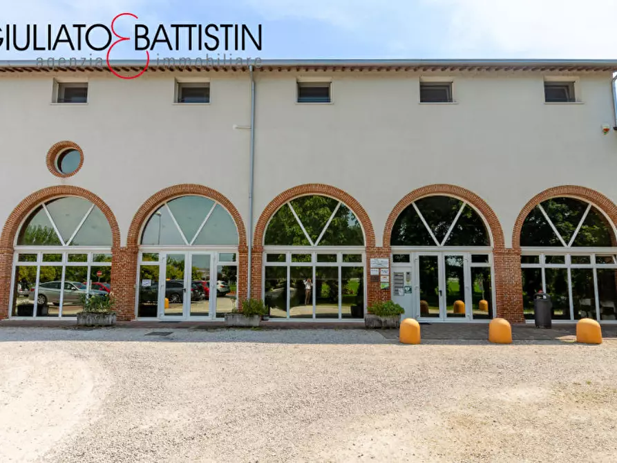 Immagine 2 di Ufficio in affitto  in Strada Ponte del Marchese a Vicenza