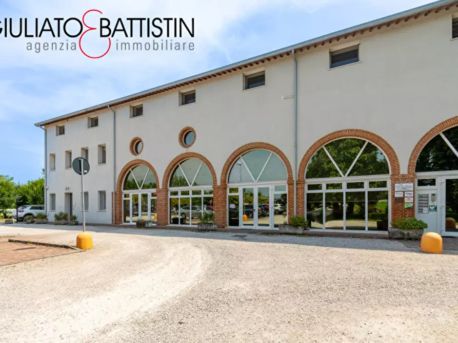 Immagine 3 di Ufficio in affitto  in Strada Ponte del Marchese a Vicenza