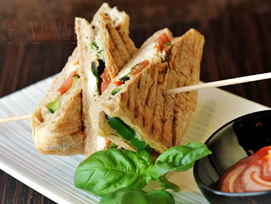 Immagine 3 di Attività commerciale in vendita  in VIA CIRCONVALLAZIONE 103 a Martellago