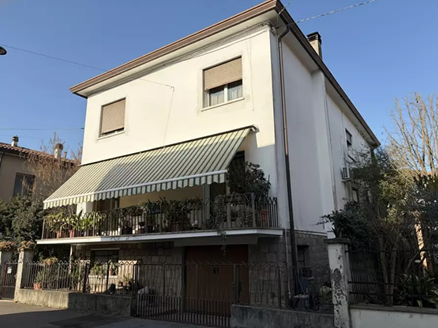 Immagine 2 di Casa bifamiliare in vendita  in Via Fosse Ardeatine a Battaglia Terme