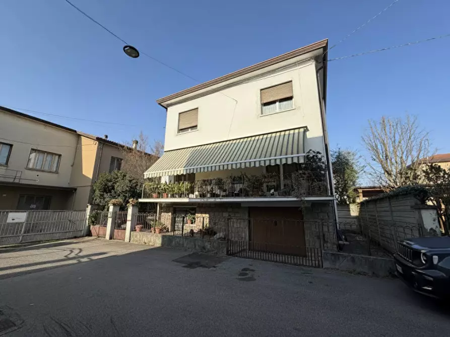 Immagine 3 di Casa bifamiliare in vendita  in Via Fosse Ardeatine a Battaglia Terme