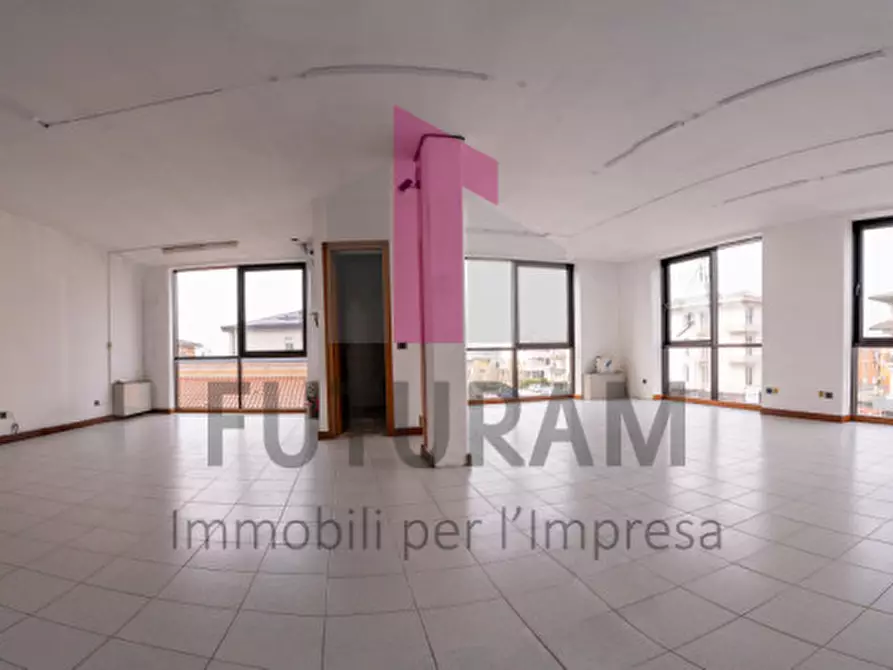 Immagine 8 di Ufficio in vendita  in Via Casoni 2 a Torri Di Quartesolo