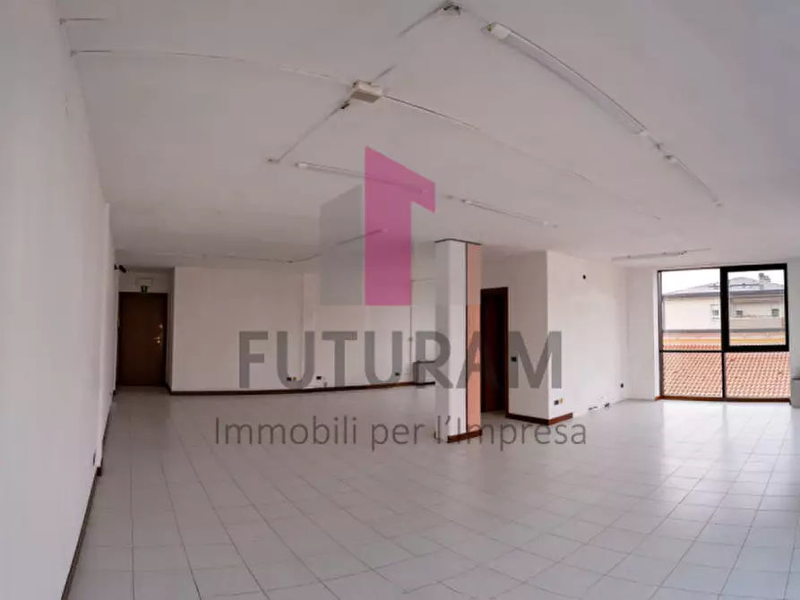 Immagine 9 di Ufficio in vendita  in Via Casoni 2 a Torri Di Quartesolo