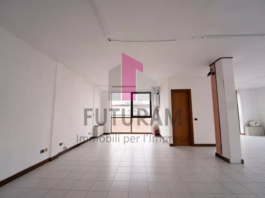 Immagine 13 di Ufficio in vendita  in Via Casoni 2 a Torri Di Quartesolo