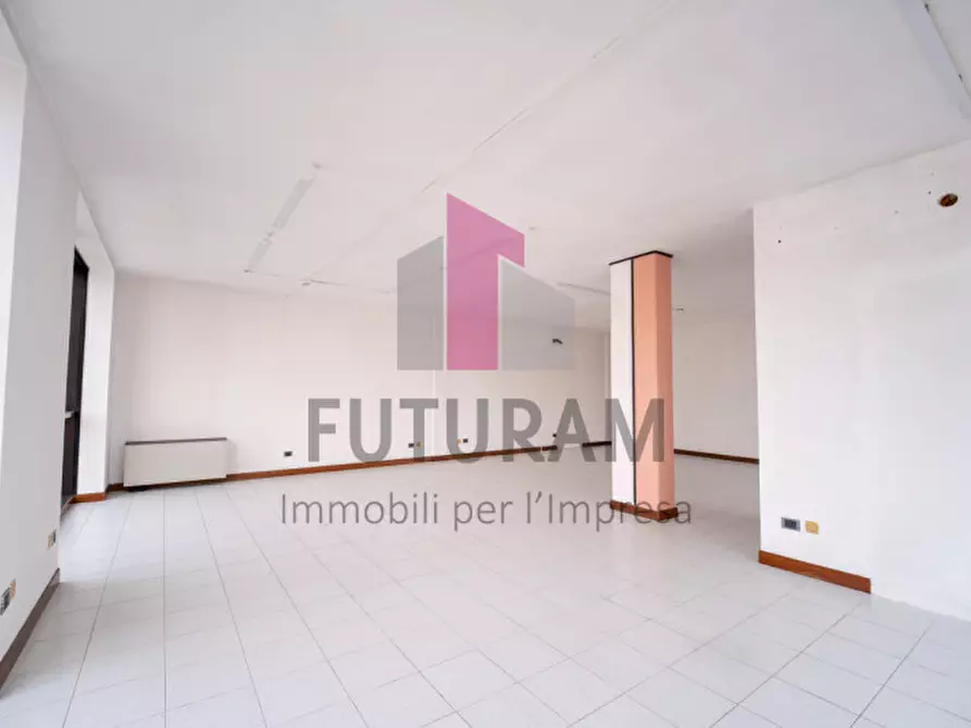 Immagine 18 di Ufficio in vendita  in Via Casoni 2 a Torri Di Quartesolo