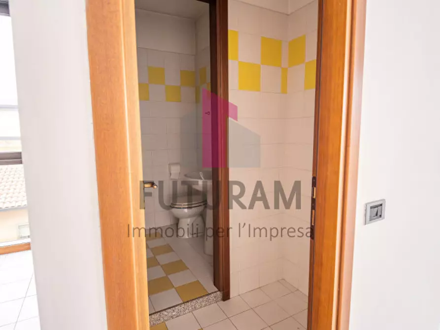 Immagine 19 di Ufficio in vendita  in Via Casoni 2 a Torri Di Quartesolo