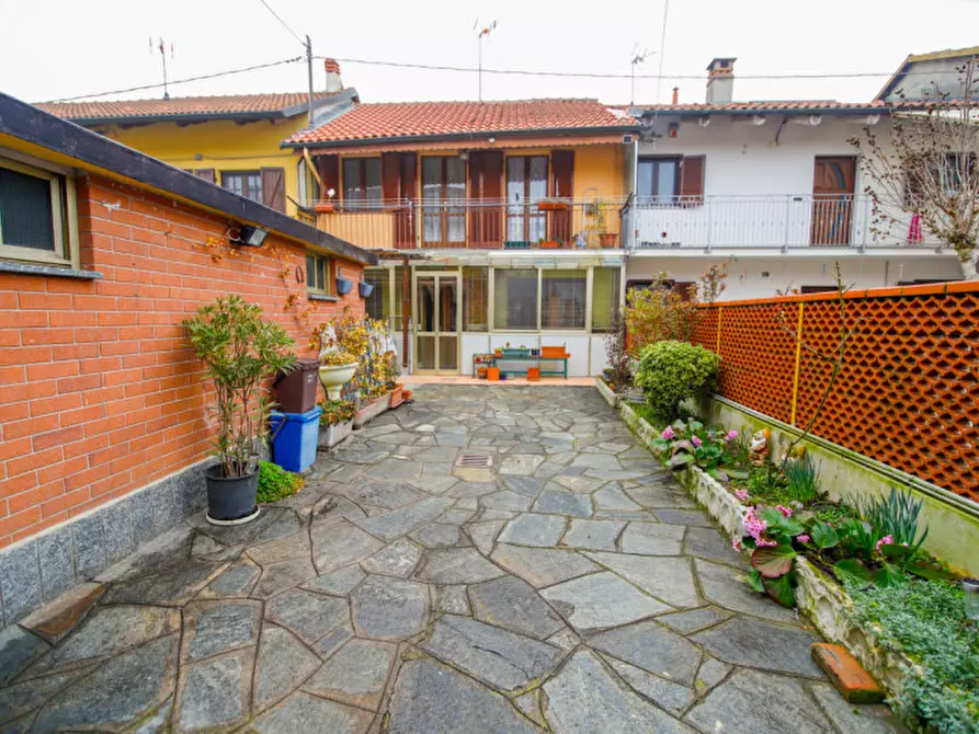 Immagine 2 di Casa indipendente in vendita  in via roveglia ruffini 25 a Leini