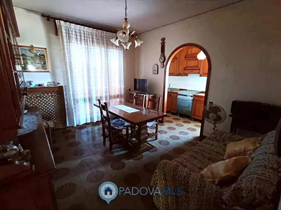 Immagine 2 di Casa indipendente in vendita  in Via Alteniero Azzoni, 1 a Padova