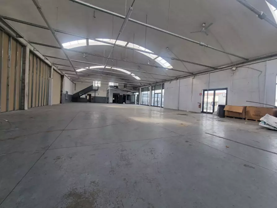 Immagine 10 di Capannone industriale in affitto  in VIA LUIGI GALVANI a Pistoia