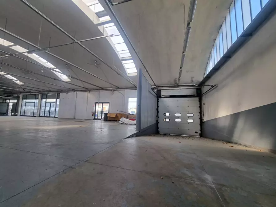 Immagine 12 di Capannone industriale in affitto  in VIA LUIGI GALVANI a Pistoia