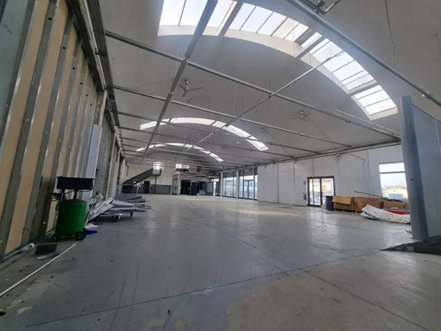 Immagine 13 di Capannone industriale in affitto  in VIA LUIGI GALVANI a Pistoia