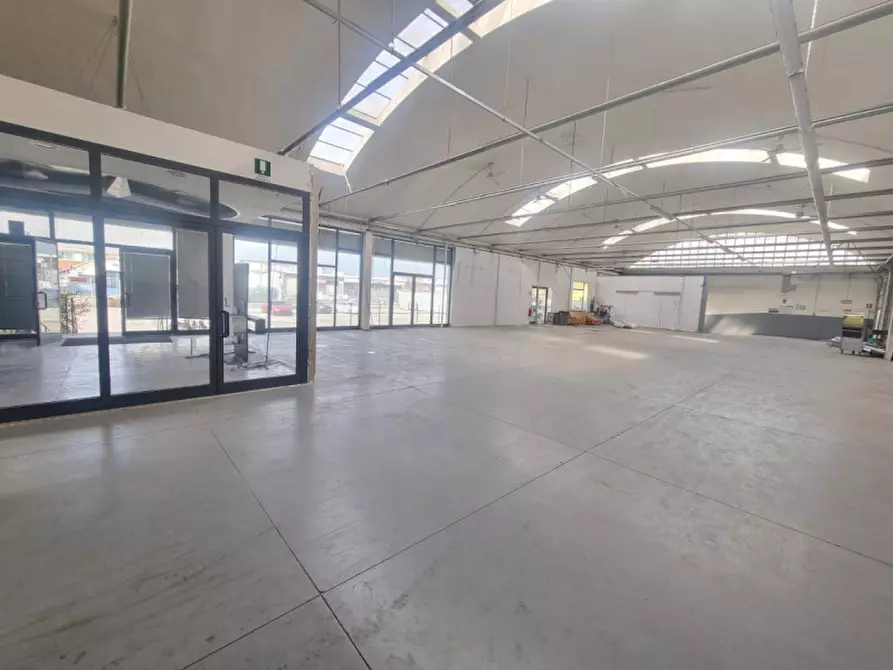 Immagine 31 di Capannone industriale in affitto  in VIA LUIGI GALVANI a Pistoia
