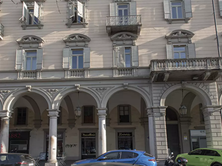 Immagine 1 di Negozio in vendita  in C.so Vinzaglio 33 a Torino