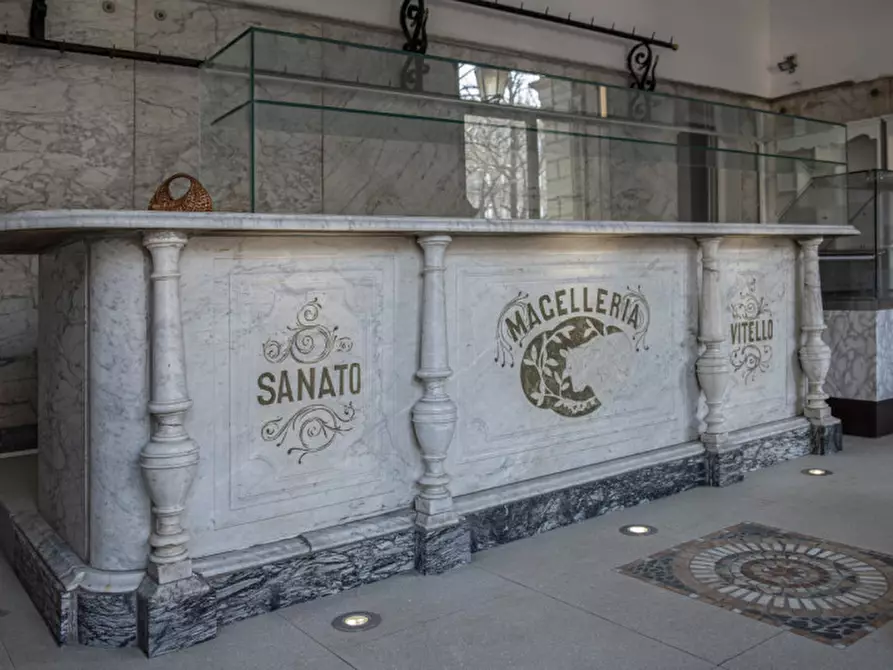 Immagine 4 di Negozio in vendita  in C.so Vinzaglio 33 a Torino