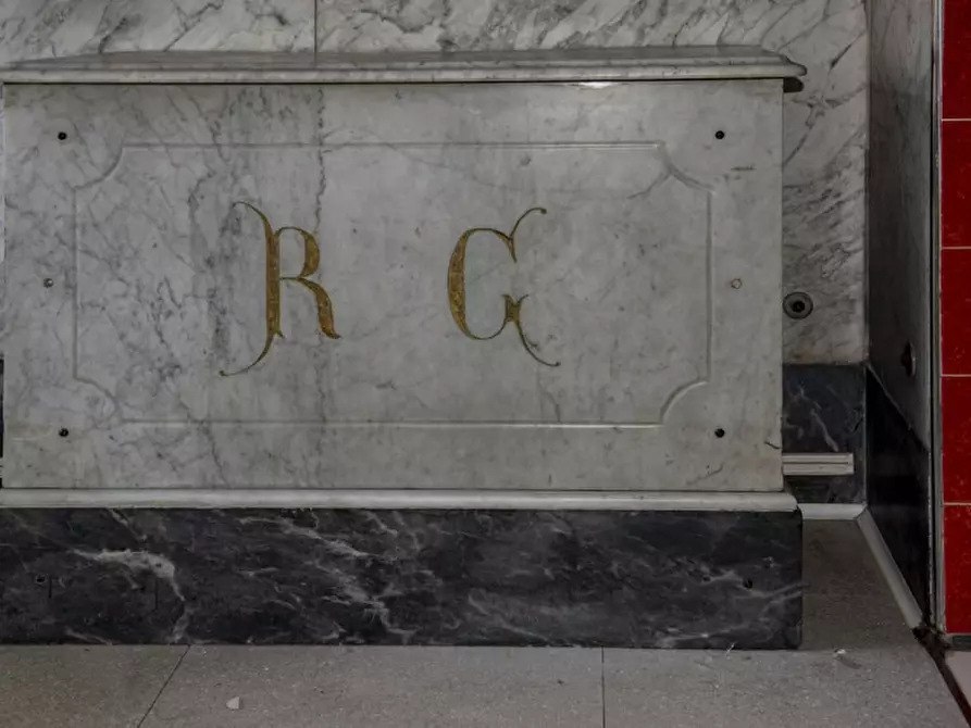 Immagine 5 di Negozio in vendita  in C.so Vinzaglio 33 a Torino