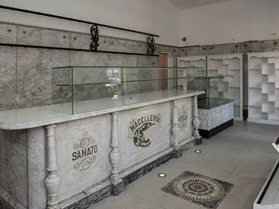 Immagine 7 di Negozio in vendita  in C.so Vinzaglio 33 a Torino