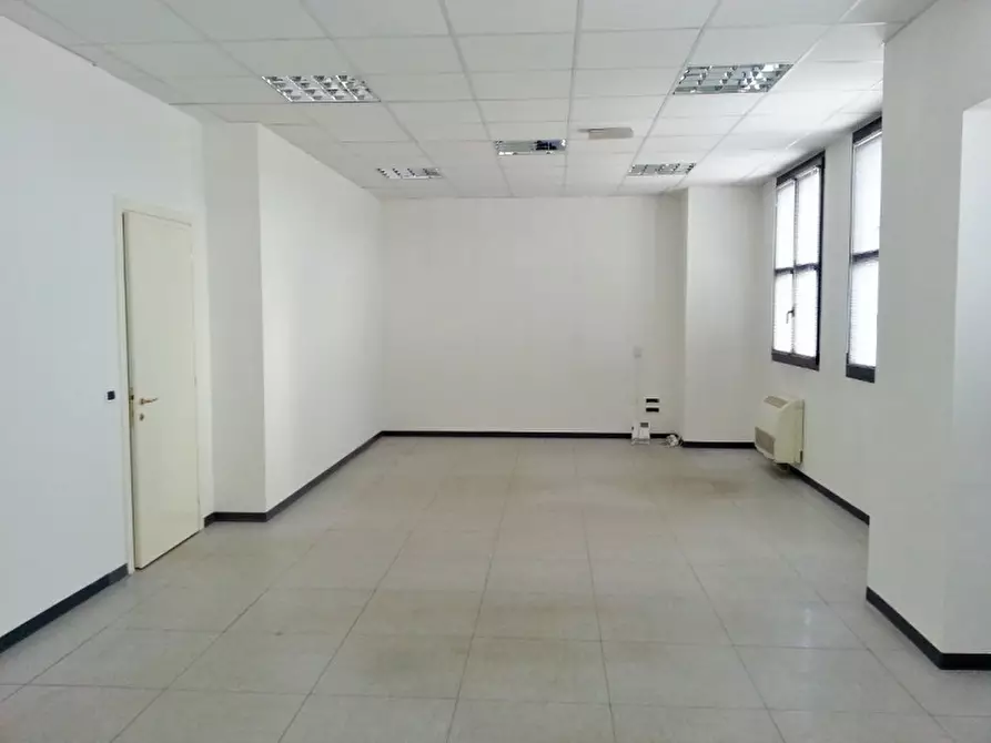 Immagine 6 di Ufficio in vendita  in viale della meccanica a Vicenza