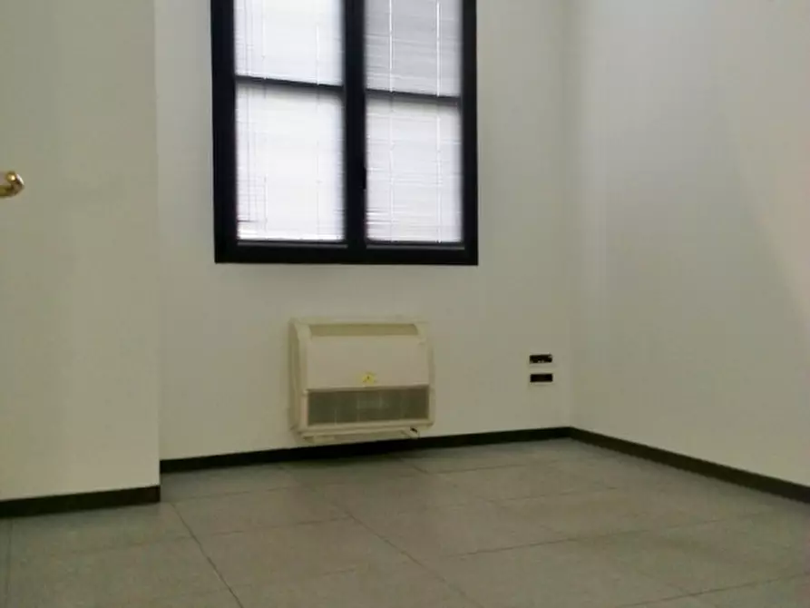 Immagine 8 di Ufficio in vendita  in viale della meccanica a Vicenza