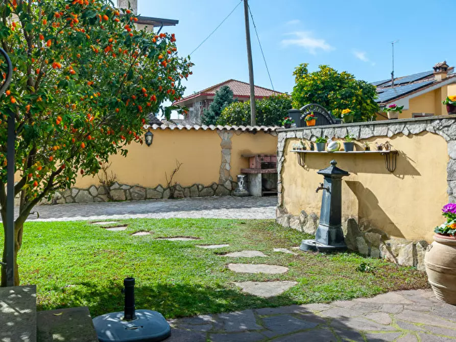 Immagine 4 di Villa in vendita  in Via Pier Alessandro Guglielmi 98 a Roma