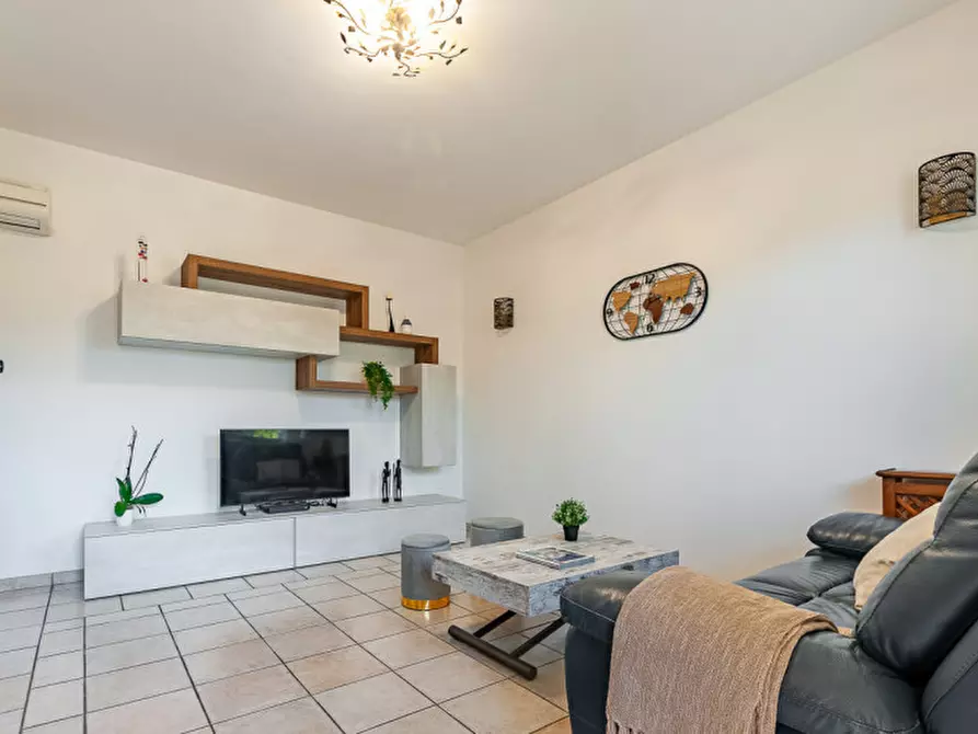 Immagine 6 di Villa in vendita  in Via Pier Alessandro Guglielmi 98 a Roma