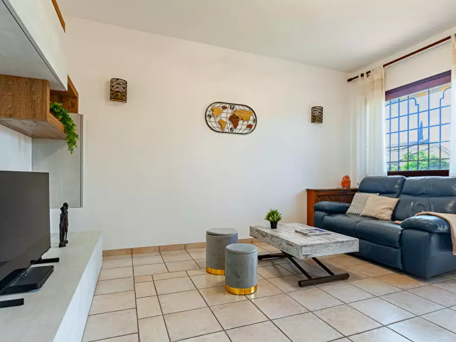 Immagine 7 di Villa in vendita  in Via Pier Alessandro Guglielmi 98 a Roma