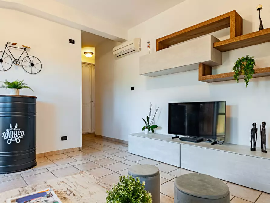 Immagine 10 di Villa in vendita  in Via Pier Alessandro Guglielmi 98 a Roma