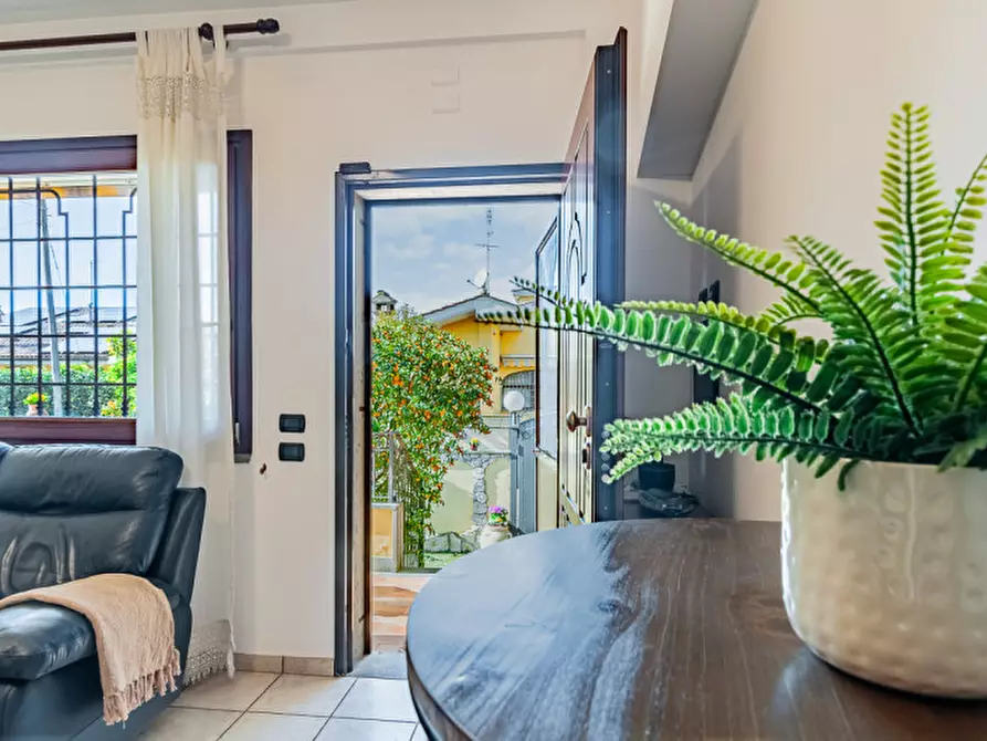 Immagine 11 di Villa in vendita  in Via Pier Alessandro Guglielmi 98 a Roma