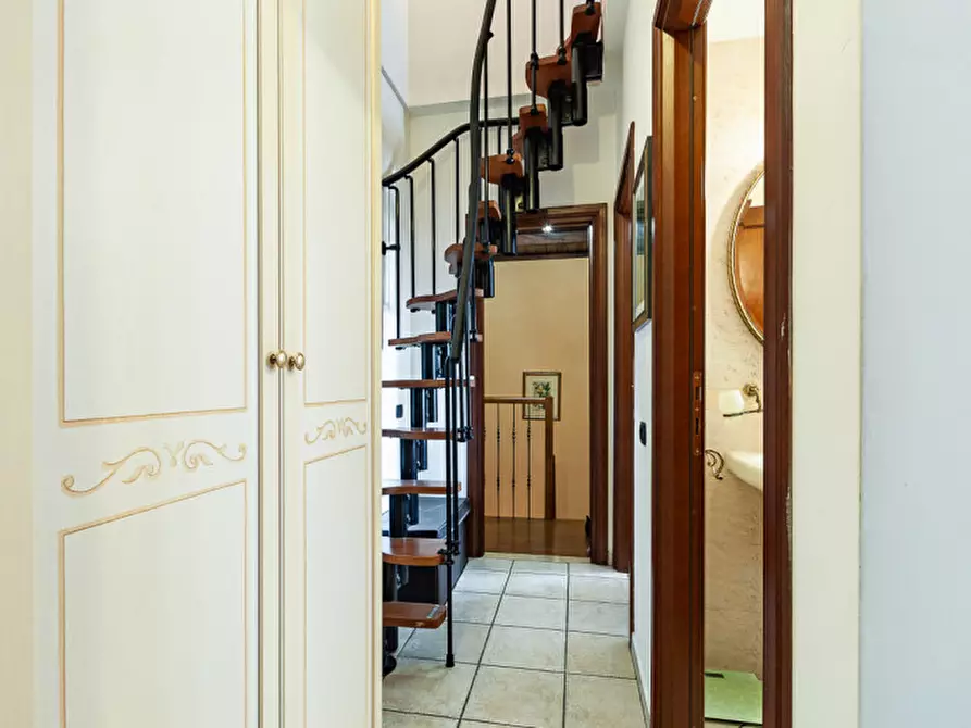 Immagine 18 di Villa in vendita  in Via Pier Alessandro Guglielmi 98 a Roma