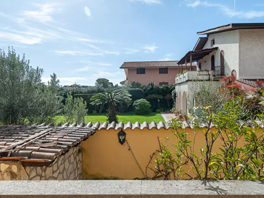 Immagine 22 di Villa in vendita  in Via Pier Alessandro Guglielmi 98 a Roma