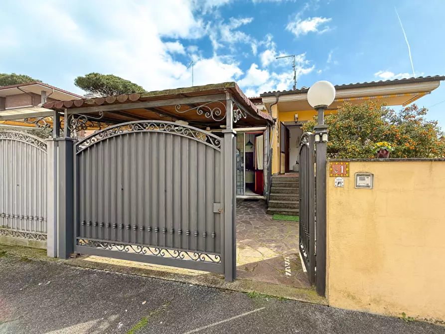 Immagine 23 di Villa in vendita  in Via Pier Alessandro Guglielmi 98 a Roma