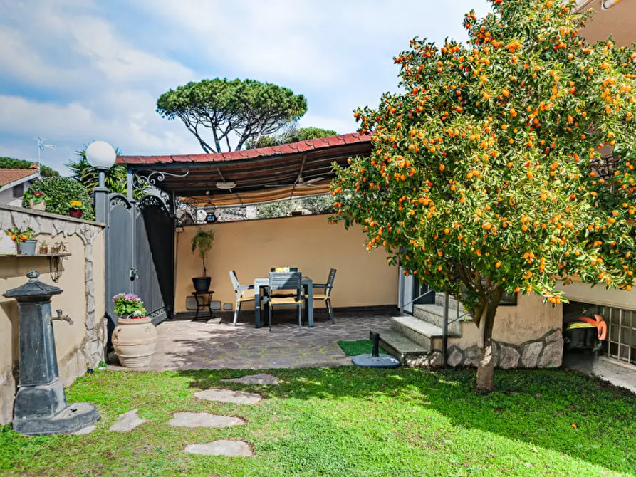 Immagine 33 di Villa in vendita  in Via Pier Alessandro Guglielmi 98 a Roma