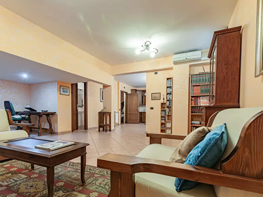 Immagine 38 di Villa in vendita  in Via Pier Alessandro Guglielmi 98 a Roma