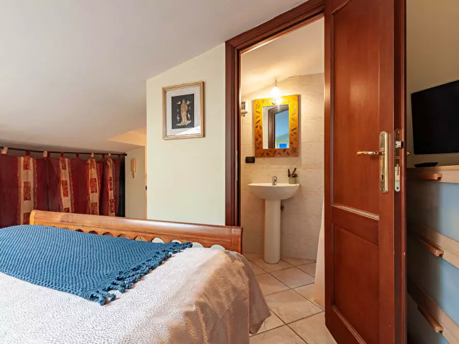 Immagine 45 di Villa in vendita  in Via Pier Alessandro Guglielmi 98 a Roma