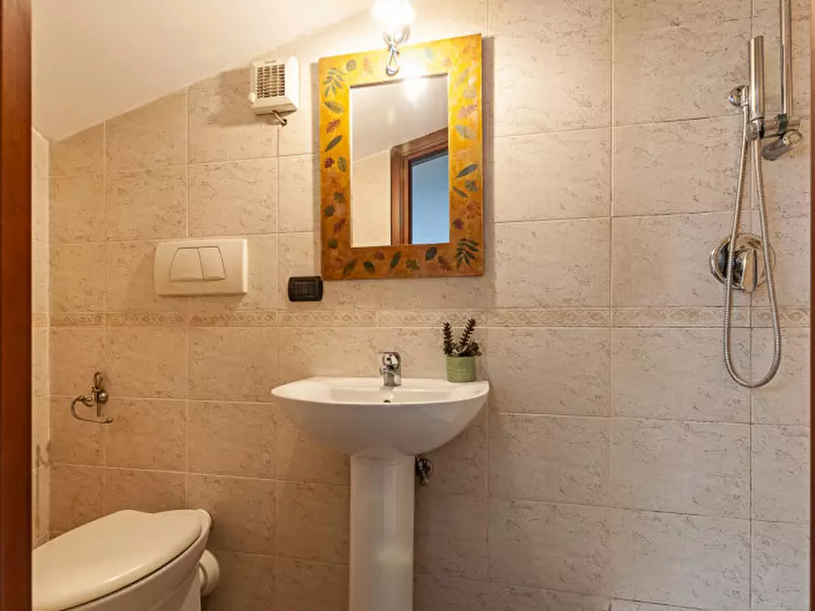 Immagine 47 di Villa in vendita  in Via Pier Alessandro Guglielmi 98 a Roma