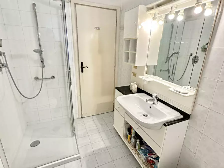 Immagine 34 di Appartamento in vendita  in Via della Divisione Torino a Roma