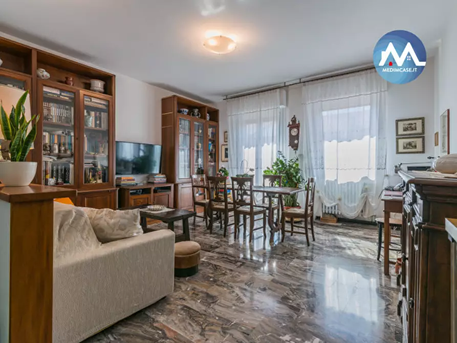 Immagine 1 di Appartamento in vendita  in Piazza Francesco Redi a Pesaro