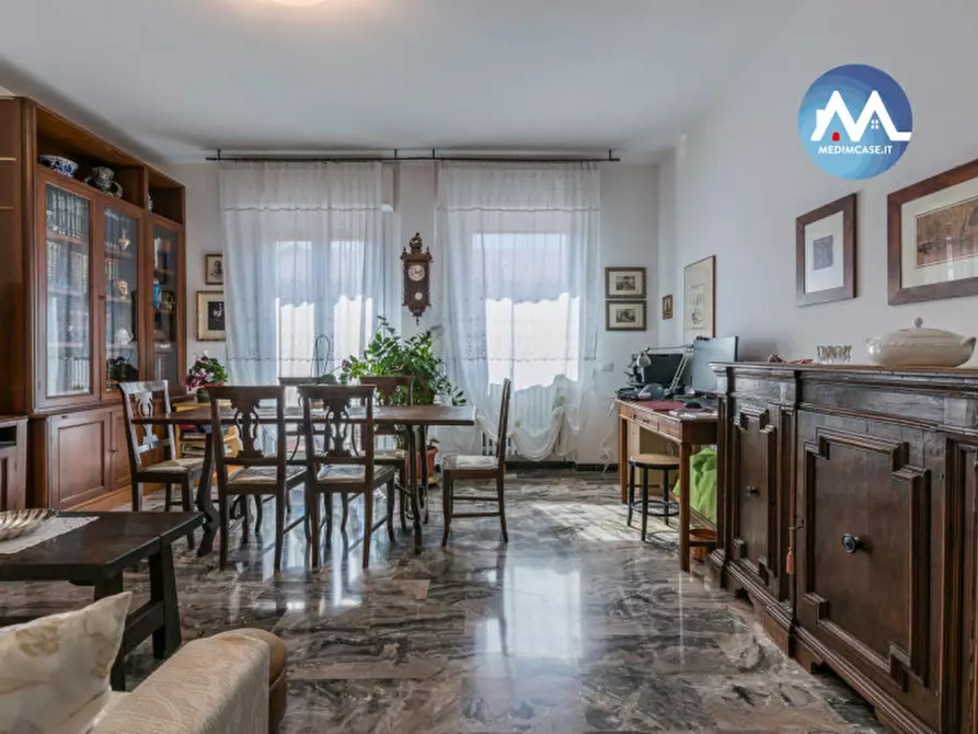 Immagine 2 di Appartamento in vendita  in Piazza Francesco Redi a Pesaro